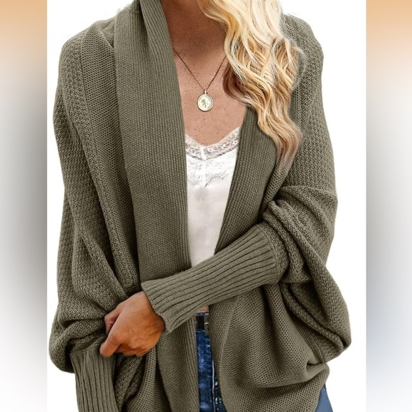 Sweaters - Kimono batwing olive green sweater